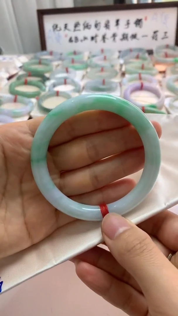 未镶嵌手镯翡翠58圆条白底青