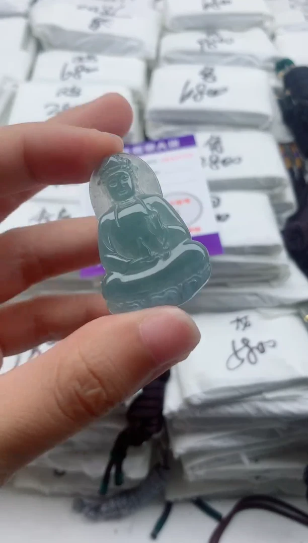 翡翠未镶嵌颈饰·········