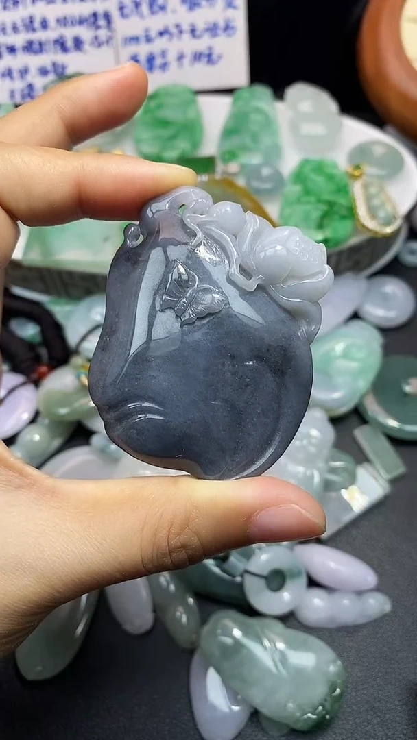 颈饰未镶嵌翡翠吊坠