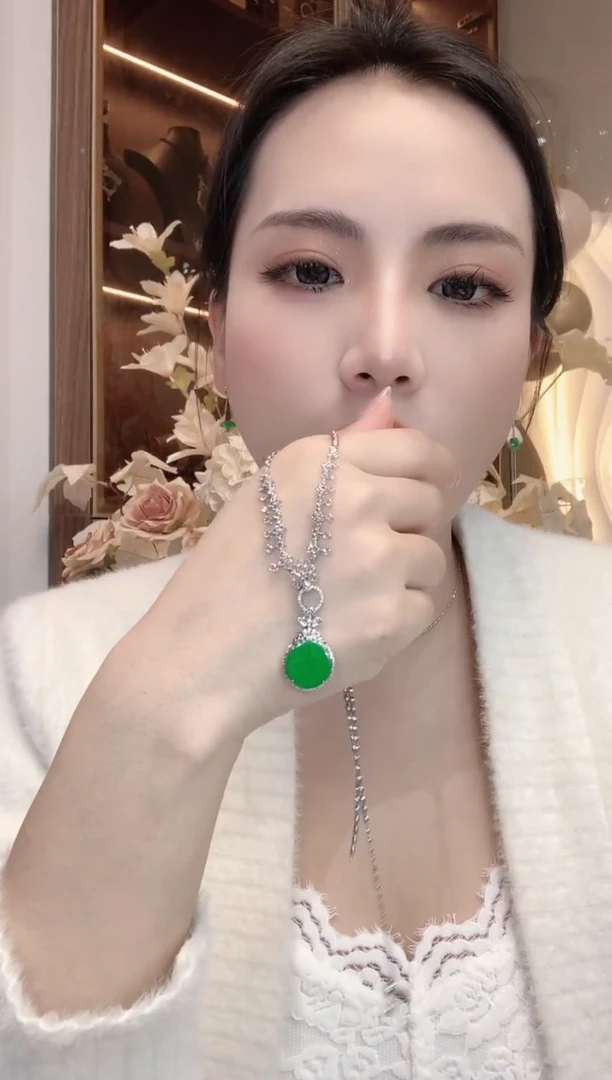 【闪购商品】翡翠吊坠(不含链)18K金镶嵌A4 多样性发货一件