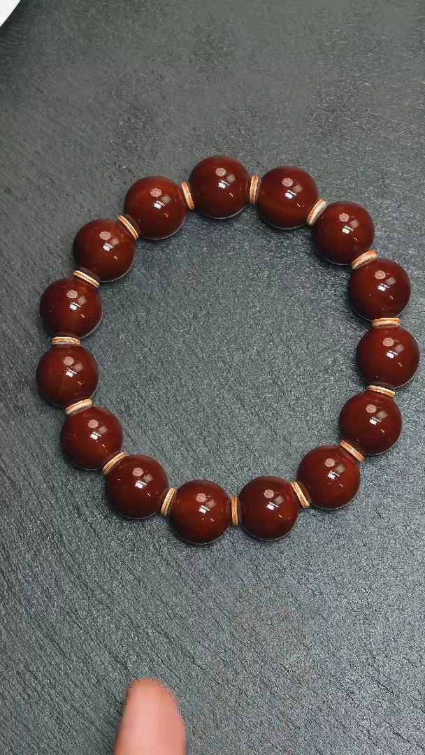 【闪购商品】橄榄核吊坠1.35正圆光珠回血