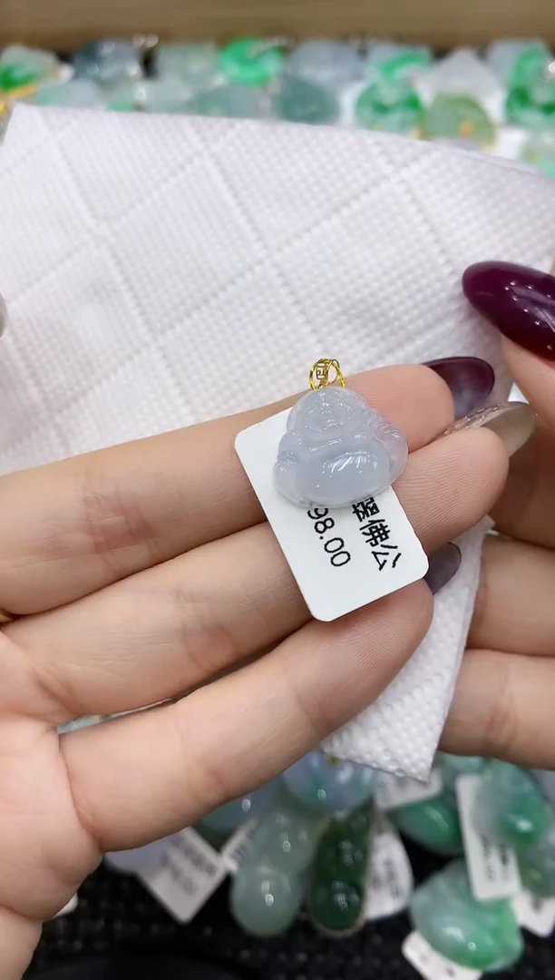 翡翠18K金镶嵌颈饰111111111111