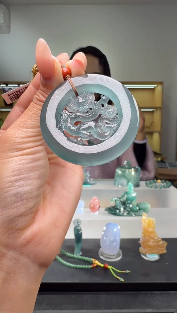 吊坠(不含链)未镶嵌翡翠龙牌