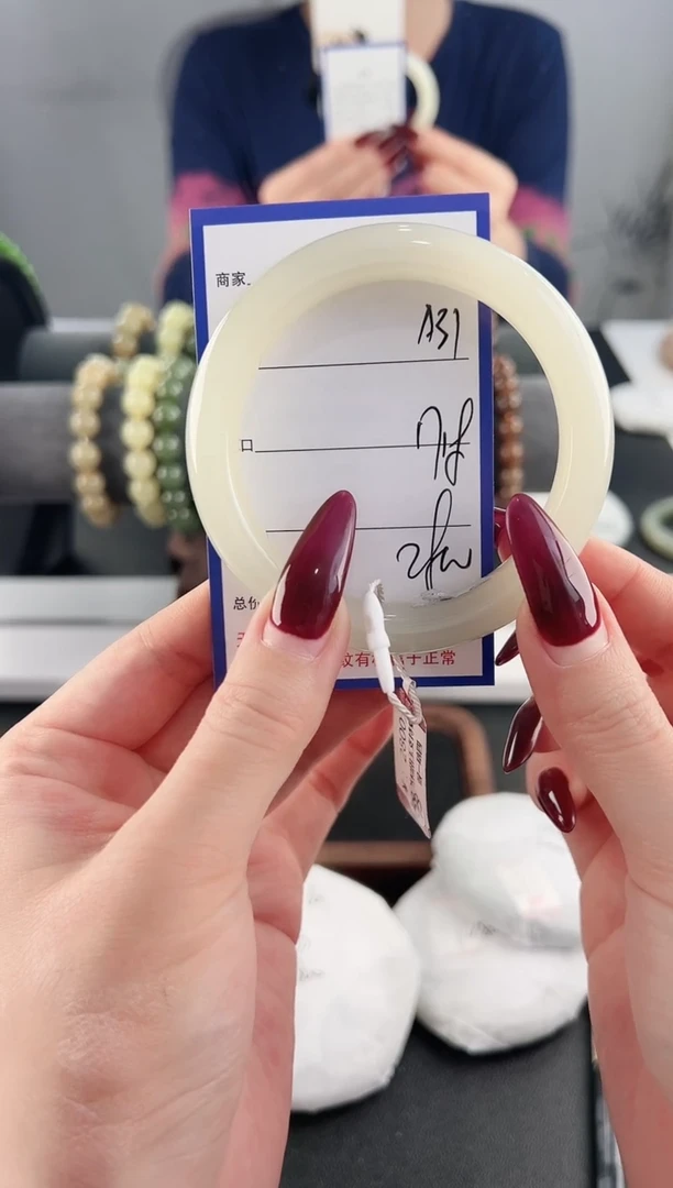 未镶嵌手镯和田玉30颜色微差无瑕疵