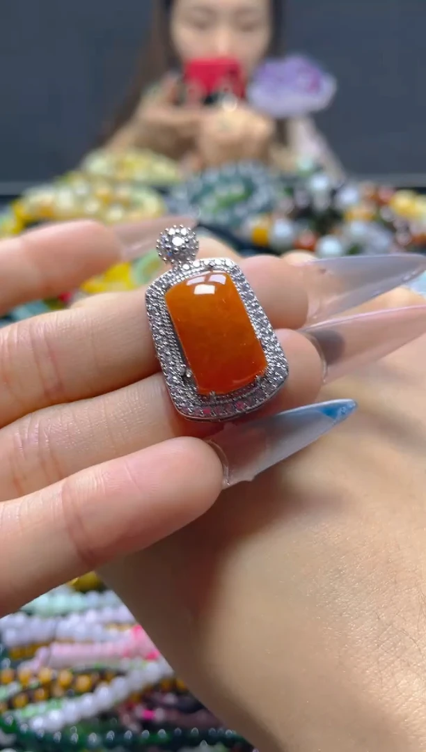 颈饰未镶嵌翡翠/C/翡翠A货，一件也是批发价