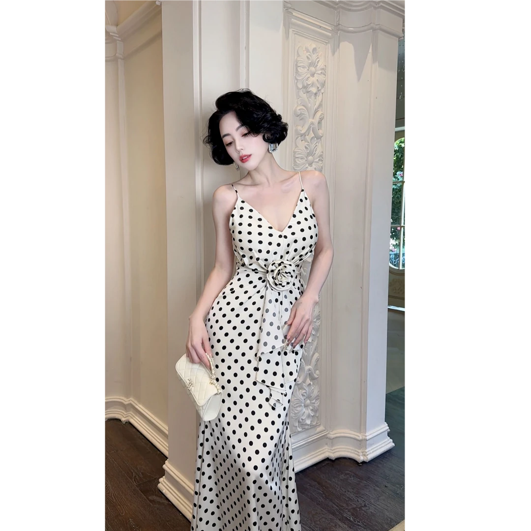 LYXJ【罗姆尼之花】波点吊带连衣裙2025夏季新款收腰显瘦缎面连衣裙