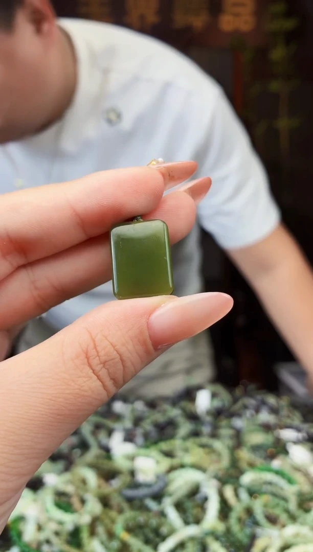 和田玉未镶嵌颈饰拍一发一