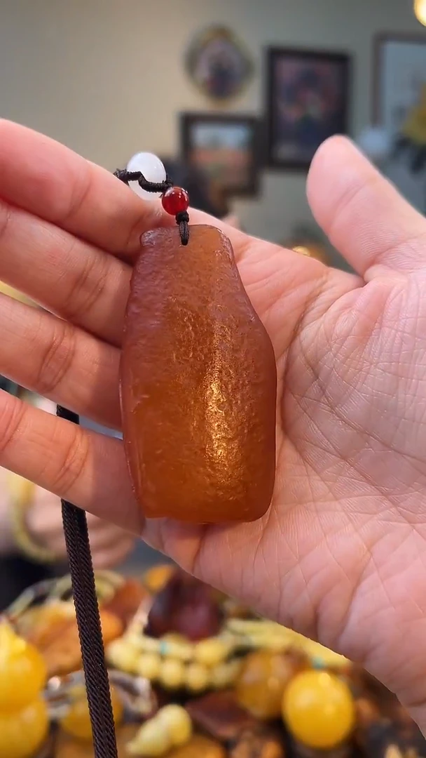 琥珀颈饰未镶嵌手把