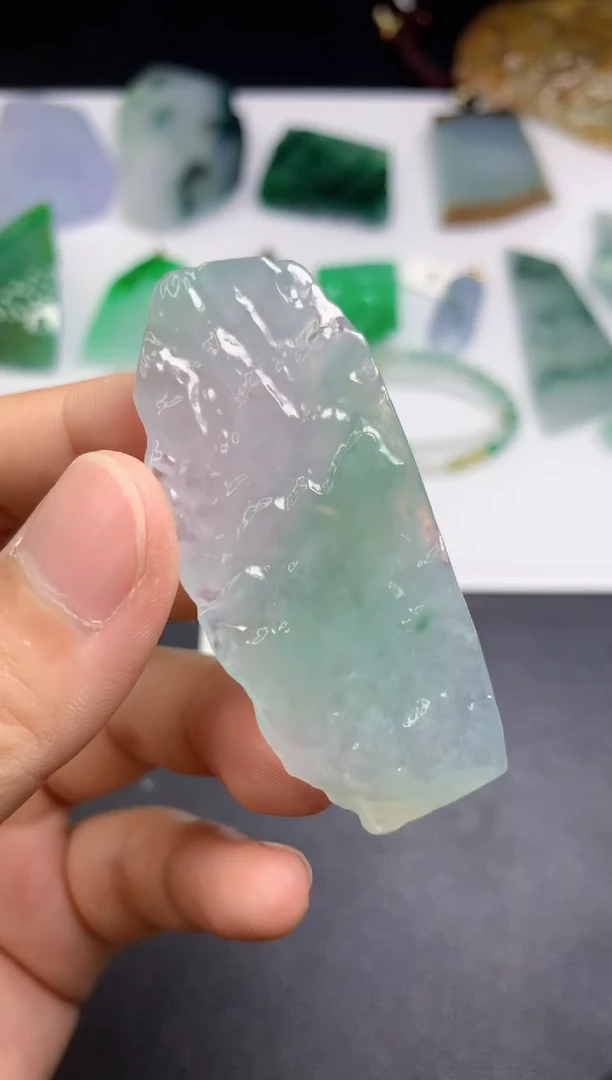 颈饰未镶嵌翡翠