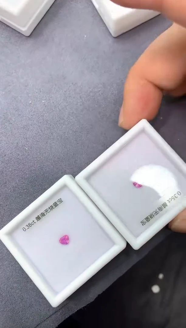 裸石蓝宝石0.38ct 0.35ct 21