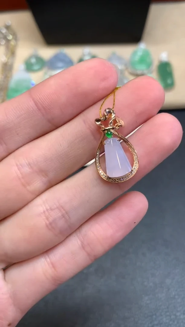 【闪购商品】翡翠颈饰18K金镶嵌【无鉴赏期】