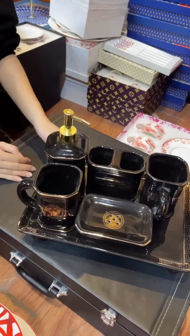 杯鸿辉家品牌瓷器，京东包邮！