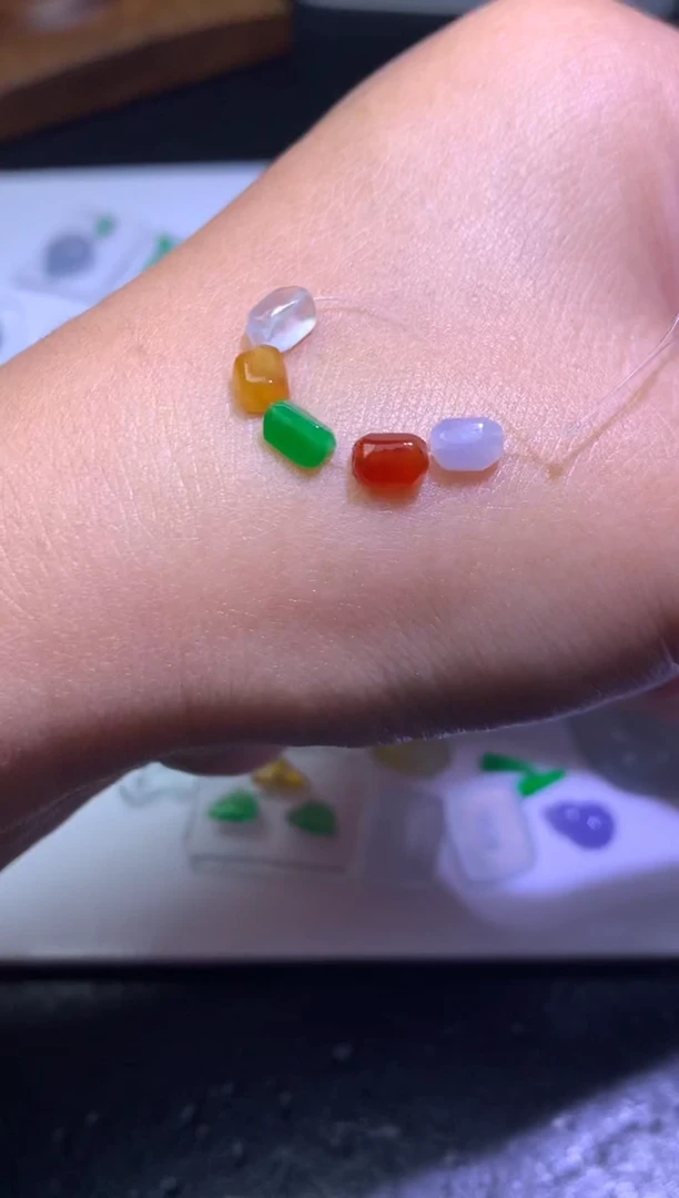 未镶嵌定制翡翠毛货