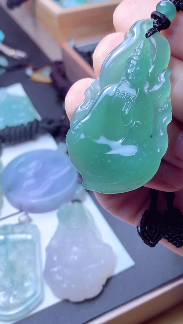 颈饰未镶嵌翡翠天然A货翡翠