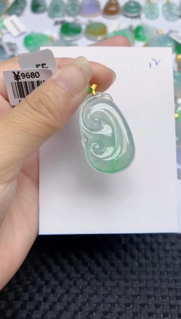 翡翠18K金镶嵌颈饰天然翡翠A货