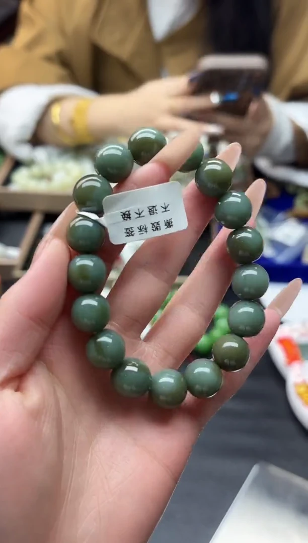 未镶嵌手串和田玉董小姐推荐 多样性发货 拍一发一byfq12