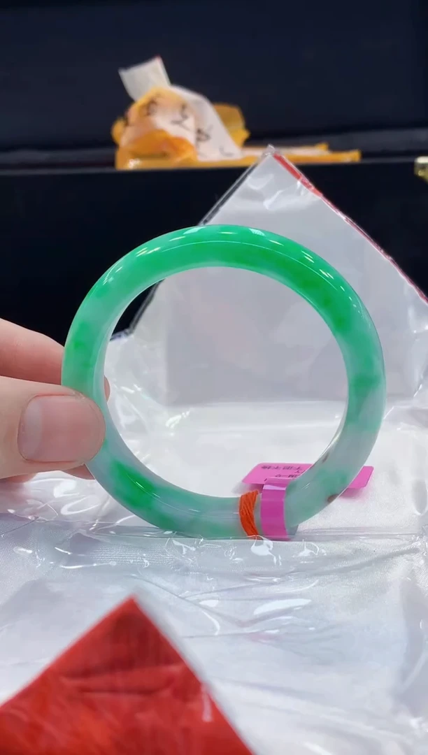 未镶嵌手镯翡翠翡翠手镯