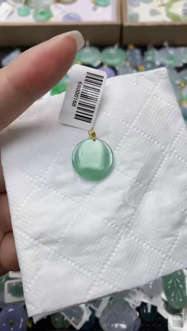 颈饰18K金镶嵌翡翠1111111111