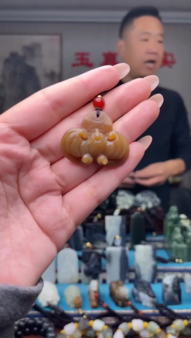 未镶嵌和田玉挂件1