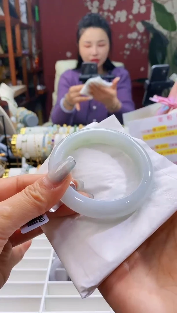 【闪购商品】翡翠手镯未镶嵌67葡萄肉5556/12.3*9.0