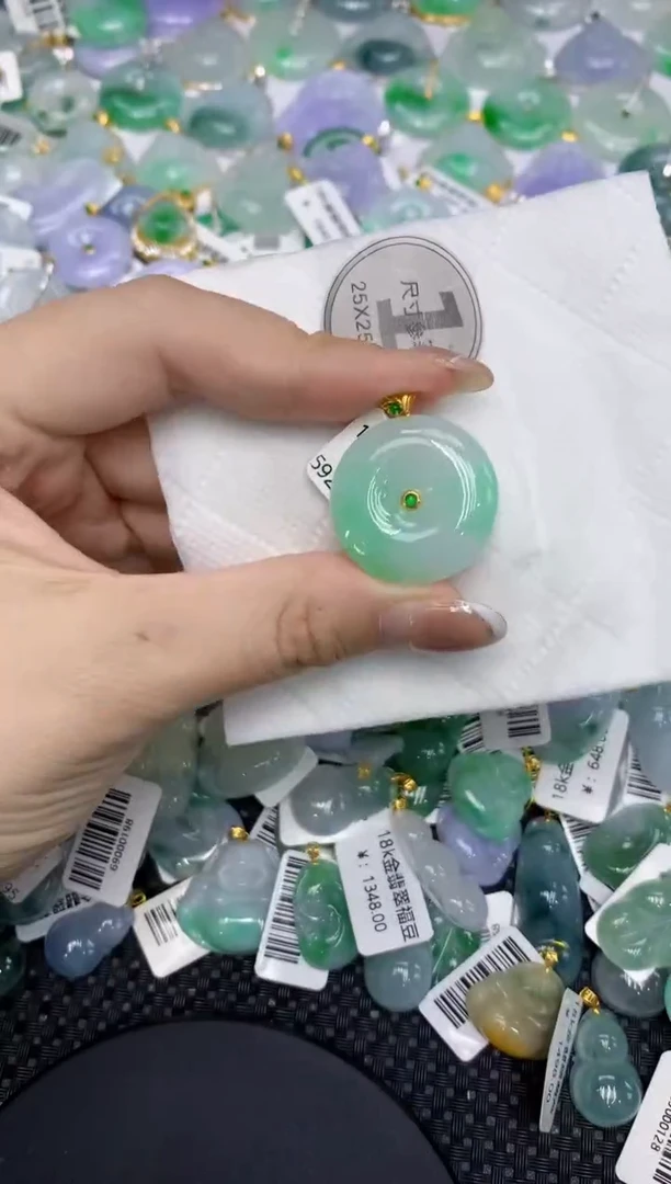 颈饰18K金镶嵌翡翠11111111