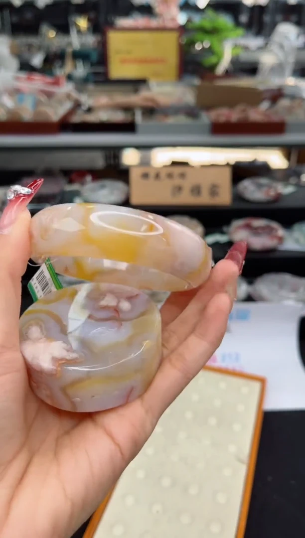 【闪购商品】石英质玉手镯未镶嵌62圈口（赠品镯心）3600342