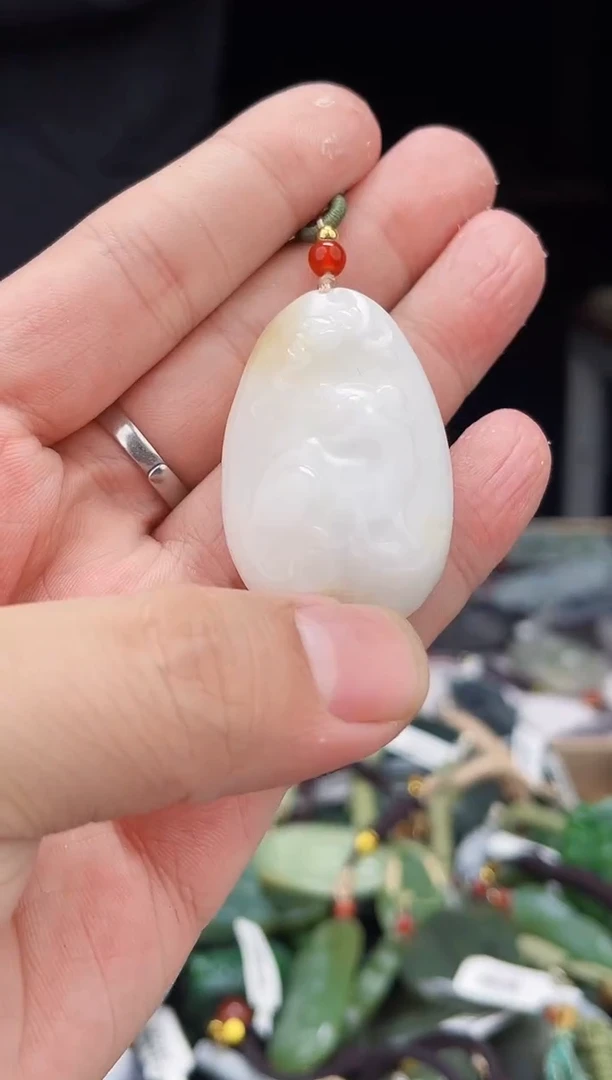 颈饰未镶嵌和田玉1