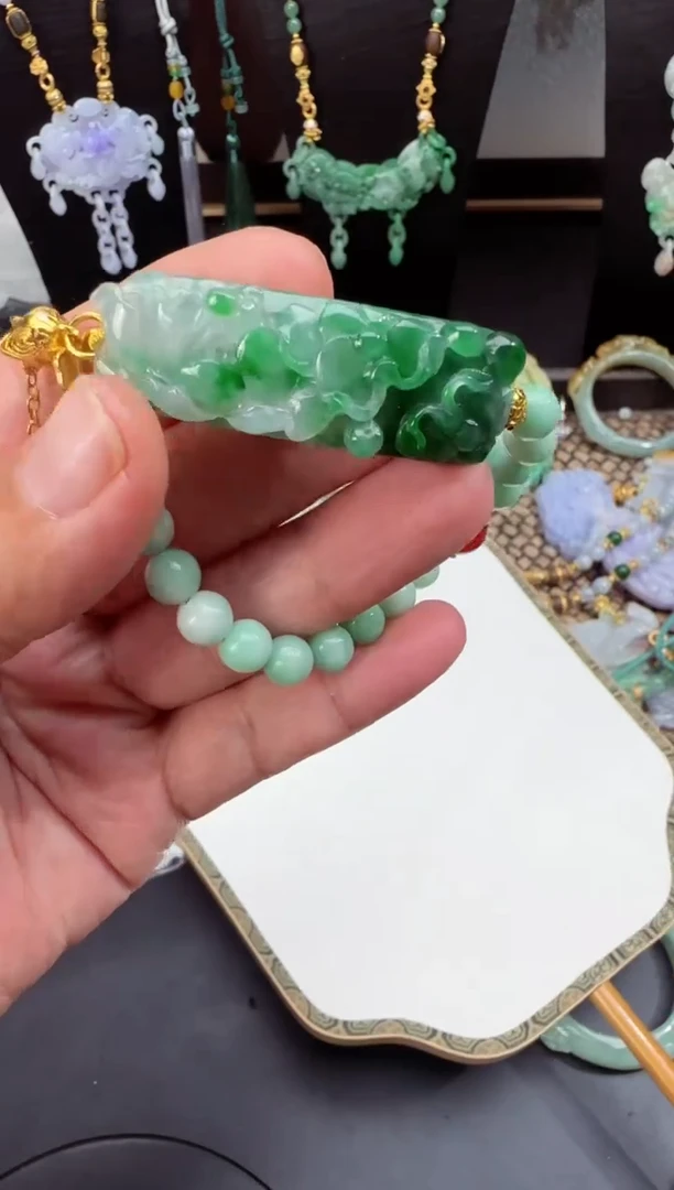 【闪购商品】翡翠颈饰未镶嵌拍照