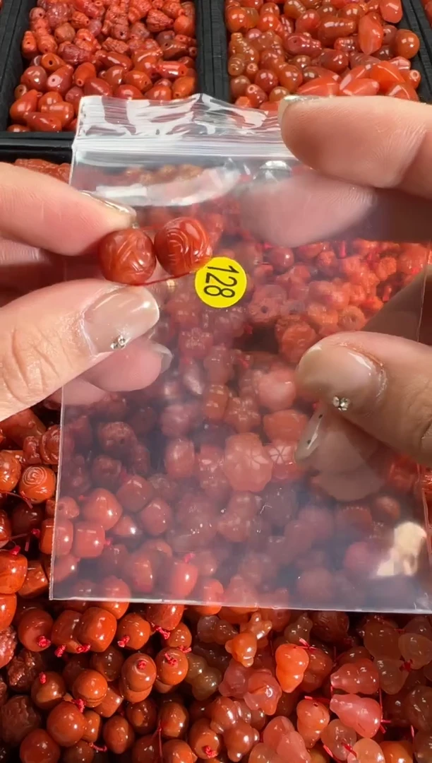 【闪购商品】南红玛瑙颈饰未镶嵌1