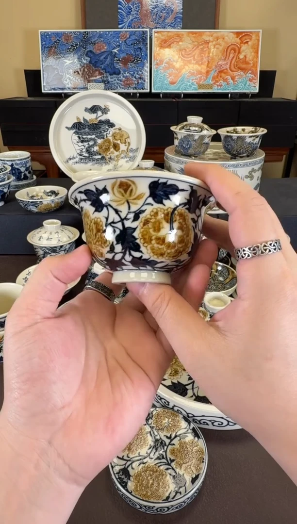二号釉牡丹纹压手杯