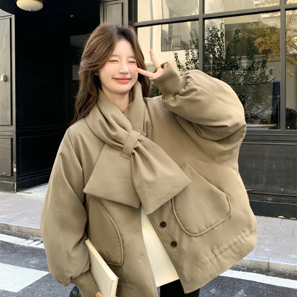 卡其色轻奢风短款围巾棉衣棉服厚外套女冬季2025新款减龄保暖棉袄