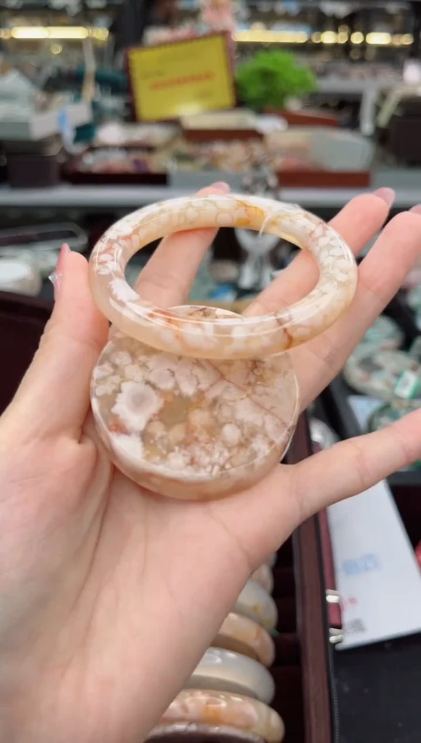 【闪购商品】石英质玉手镯未镶嵌54圈口（赠品镯心）3039057