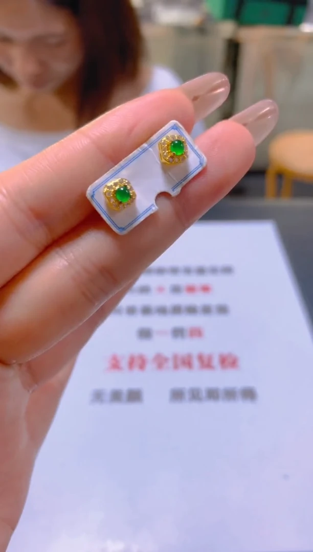 未镶嵌翡翠耳饰多样性发一
