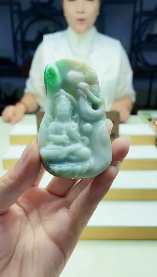 翡翠未镶嵌颈饰08100265
