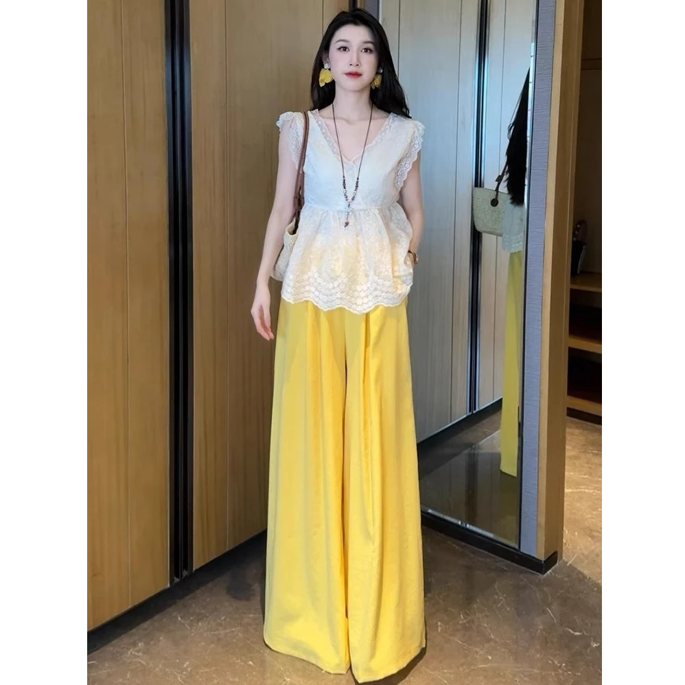 时尚套装女夏季新款洋气减龄显瘦蕾丝镂空短袖上衣阔腿裤子两件套