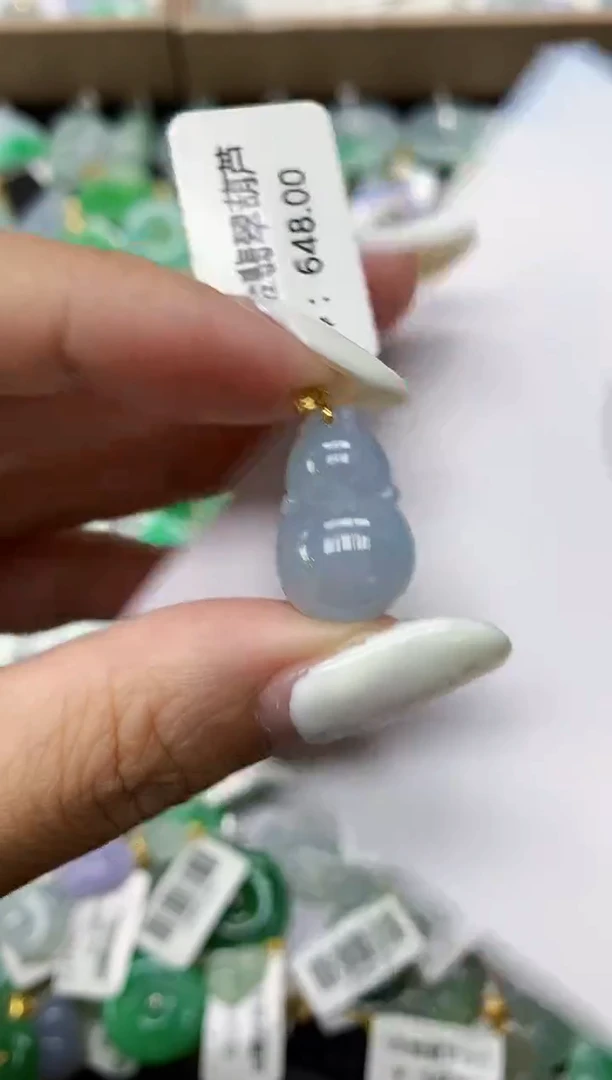 颈饰18K金镶嵌翡翠11111111111