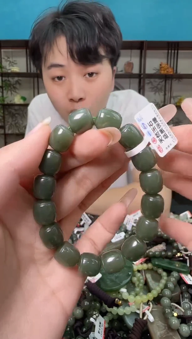 颈饰未镶嵌和田玉多样性发一