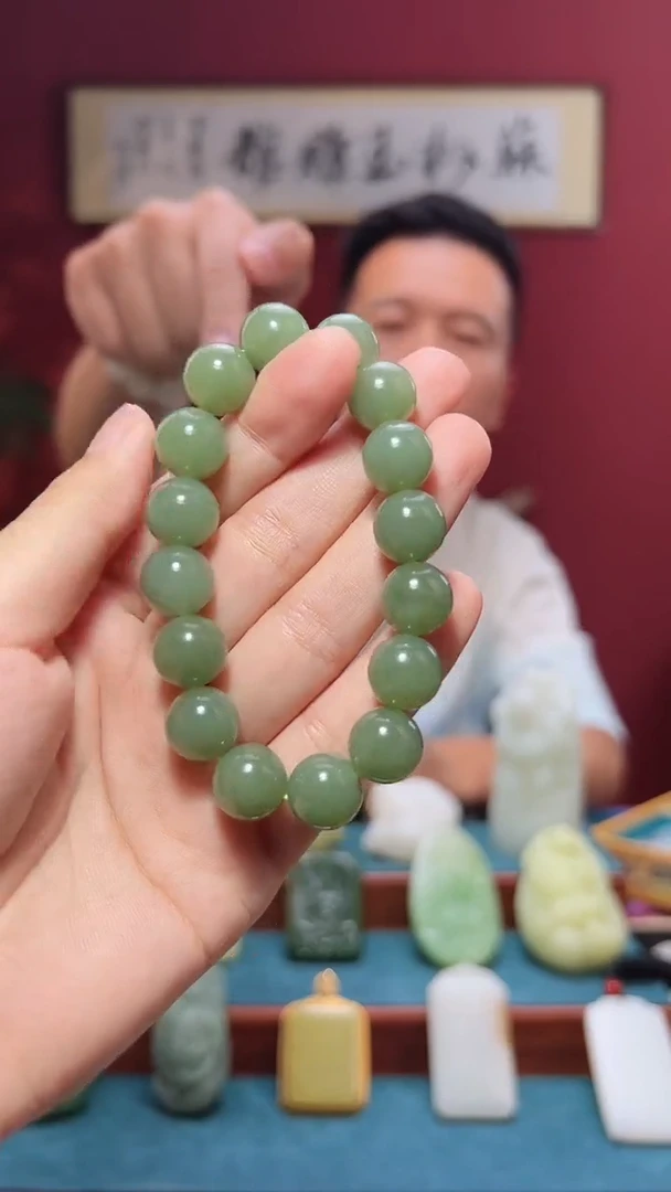 和田玉未镶嵌吊坠(不含链)1