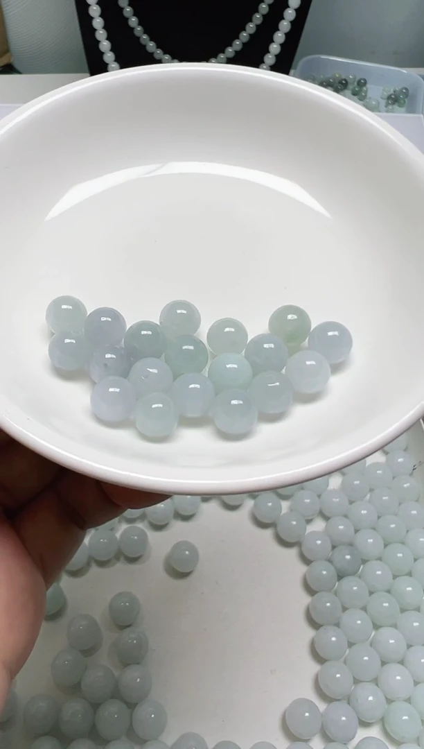 散珠翡翠c***g纯天然缅甸A货翡翠卡8，18颗