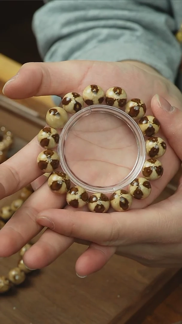 【闪购商品】紫金鼠手串熊猫正圆光珠三花15+mm