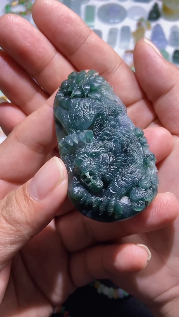 未镶嵌定制翡翠虎牌