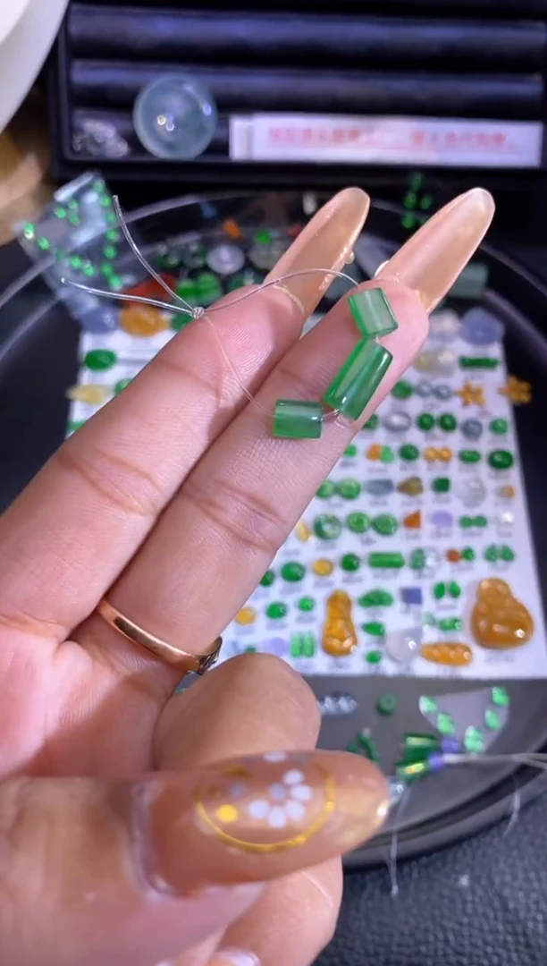 未镶嵌挂件翡翠珠子