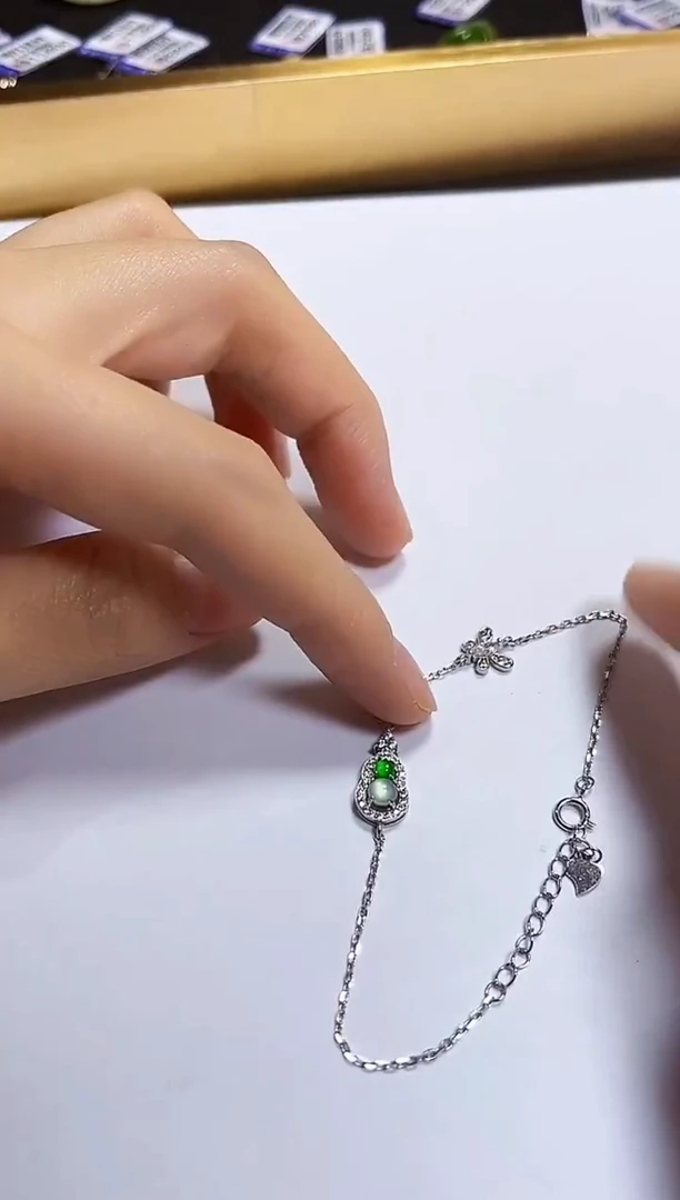 颈饰银S925镶嵌翡翠手链