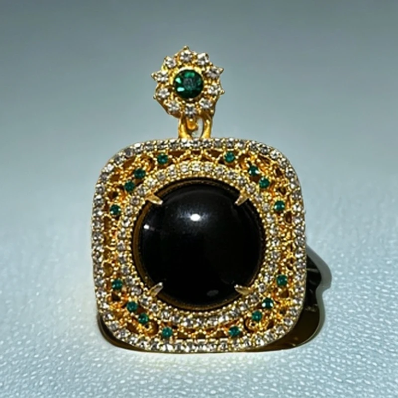 YYZB-173精美四方来财吊坠配盒子配链子多样性发一