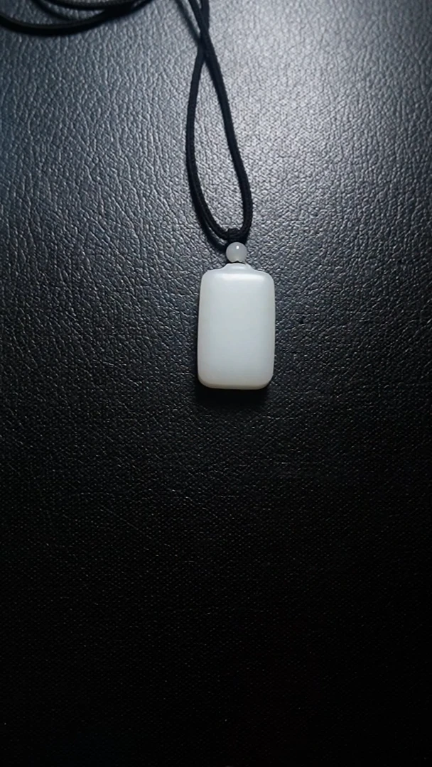 颈饰未镶嵌和田玉无事牌