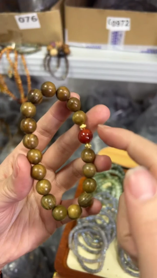 【闪购商品】维腊木（绿檀）手串未镶嵌绿檀木柿子红玛瑙手串[0810]
