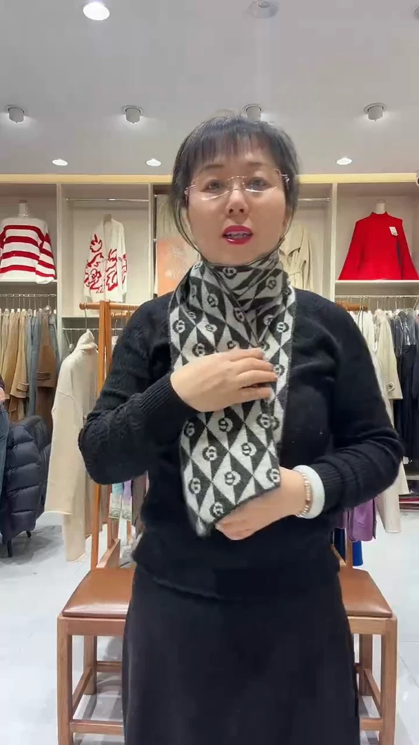 山羊绒短款格子羊绒围巾