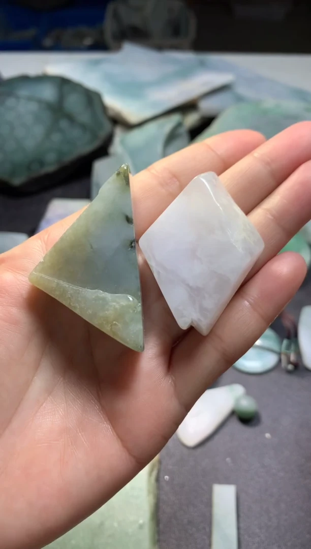 【闪购商品】翡翠颈饰未镶嵌料子