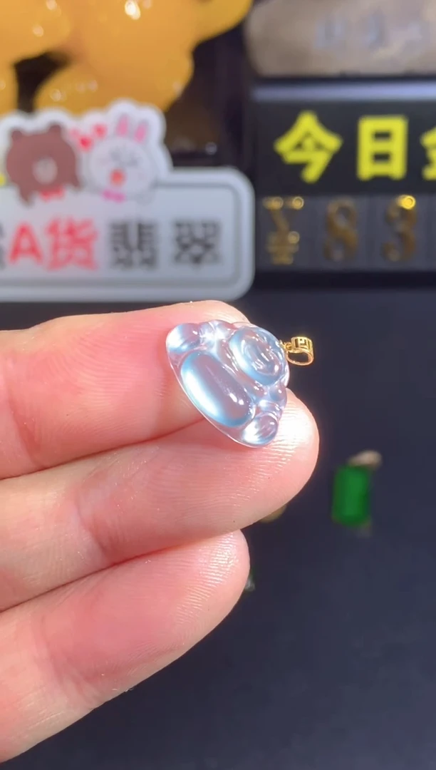 颈饰18K金镶嵌翡翠