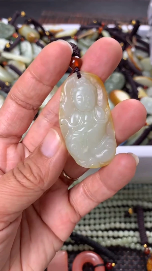 【闪购商品】和田玉颈饰未镶嵌多样性发货没有证书拍一发一有瑕